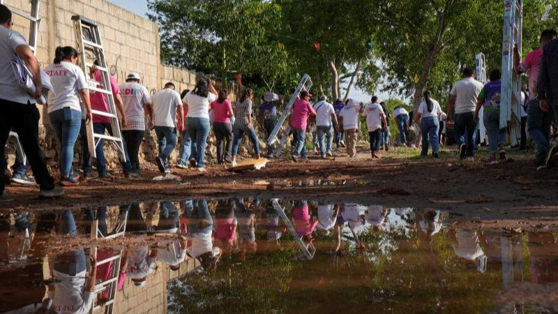 DIF Yucatán mantiene apoyo a familias afectadas por lluvias en el sur de Mérida