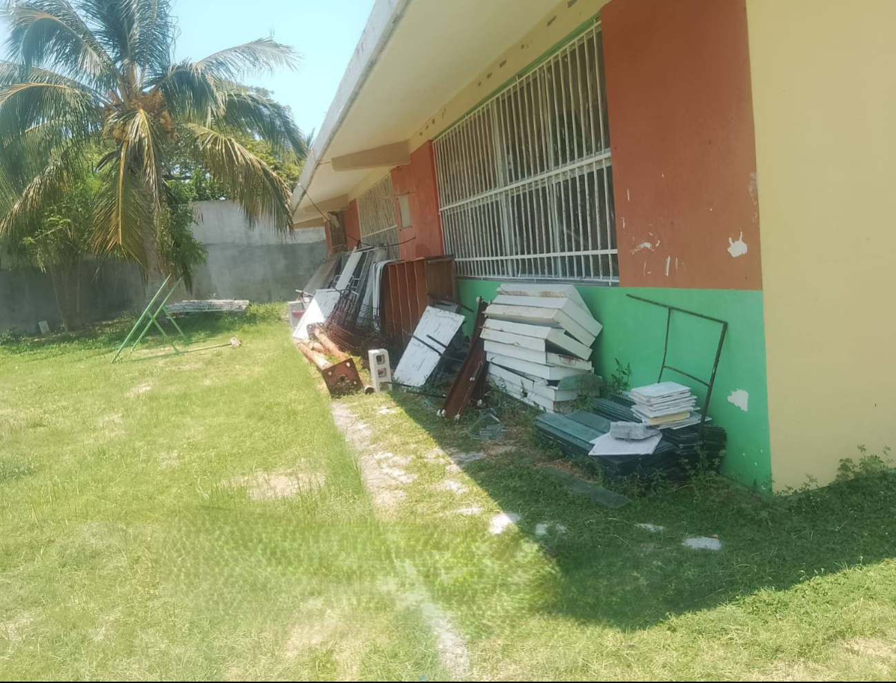 Por estas razones los padres de familia se manifiestan en el Jardín de Niños Adamantina, CD del Carmen