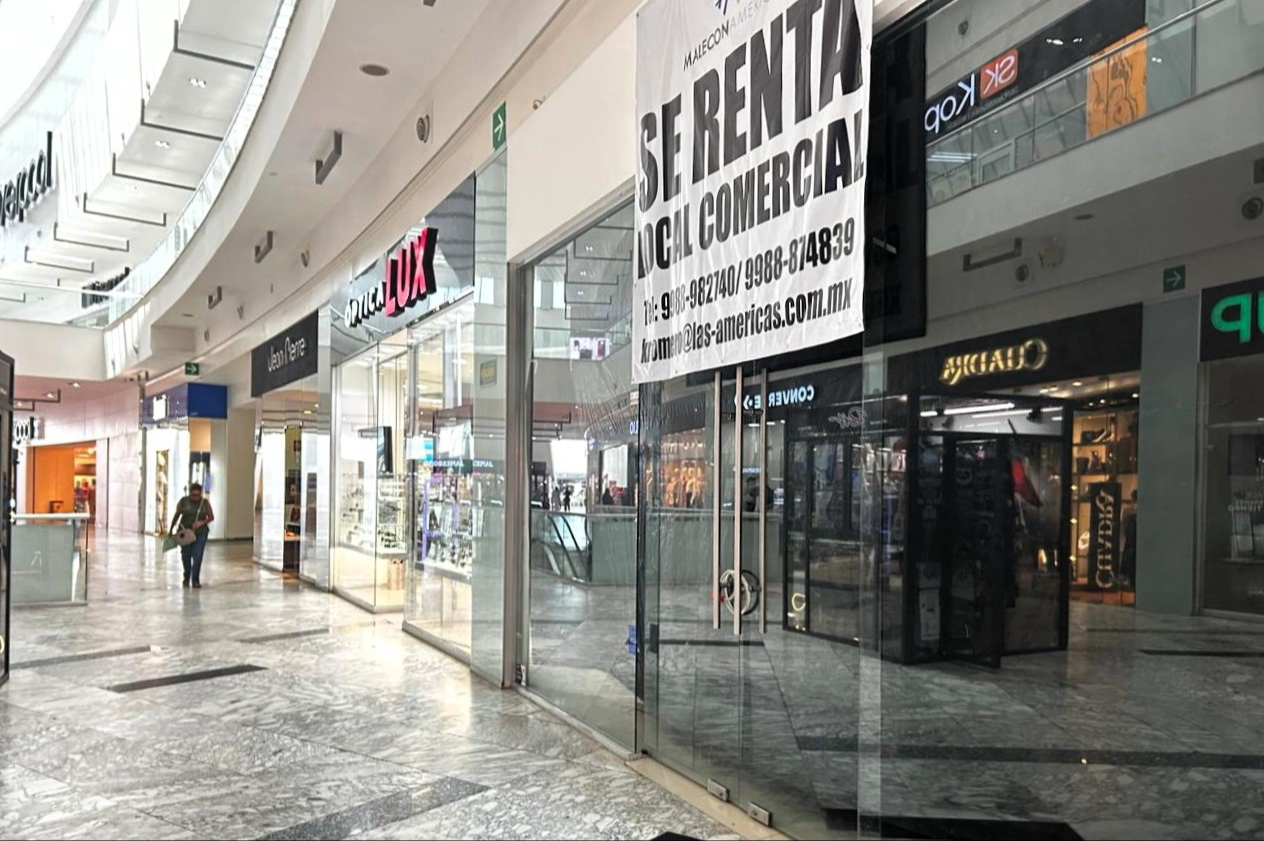 Durante un recorrido se observaron diversos locales desocupados y con anuncios de "Se renta"