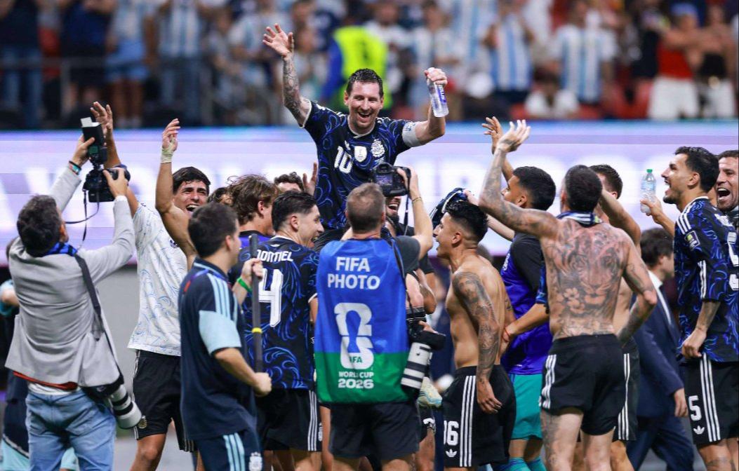 El ídolo argentino sigue en su último baile y con la esperanza de ser bicampeón Mundial.