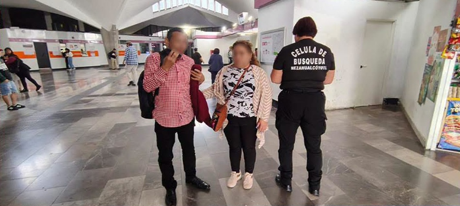 Tras confirmarse el hallazgo en la capital del país, la hermana del afectado se trasladó para recibirlo formalmente.