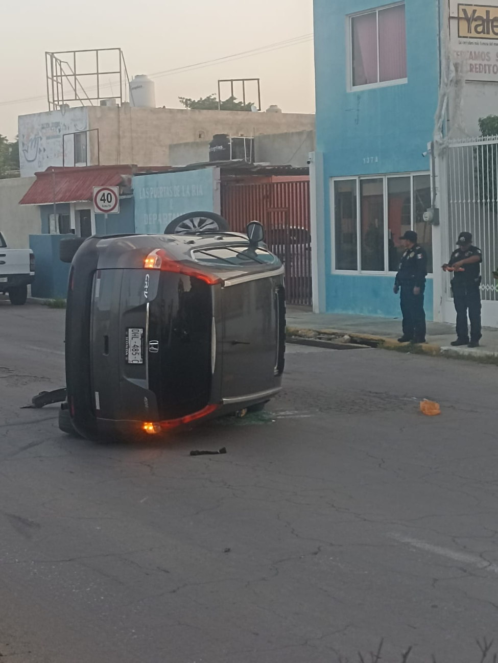 Fgecam investiga causas de volcadura en la capital campechana