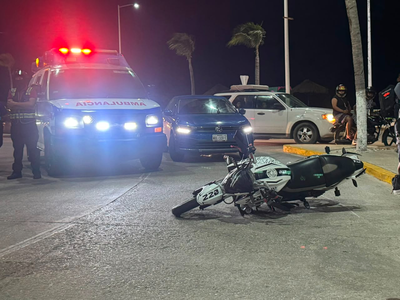 Policías municipales y agentes de Tránsito aseguraron los vehículos involucrados