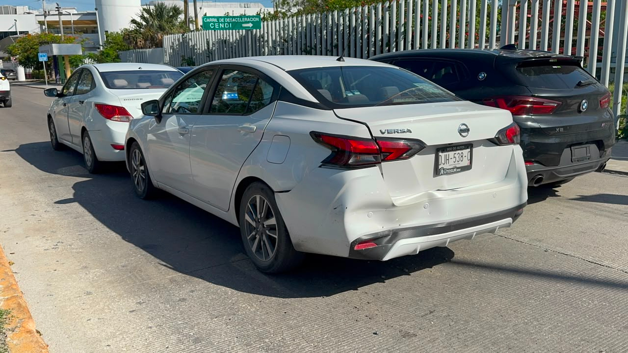 Una camioneta habría provocado el accidente por no guardar la distancia.