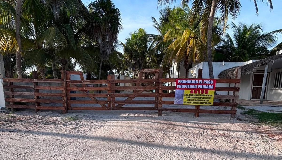 Crece tensión en El Cuyo por presunto cierre de vía pública hacia la playa