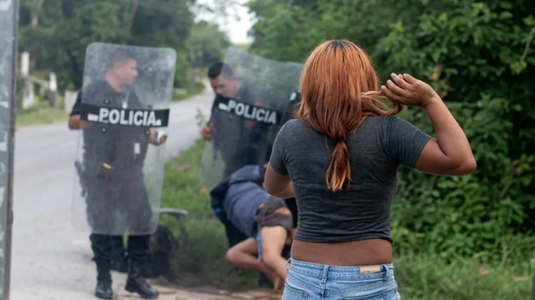 Video muestra tenso enfrentamiento entre una familia y policías en Yaxcabá