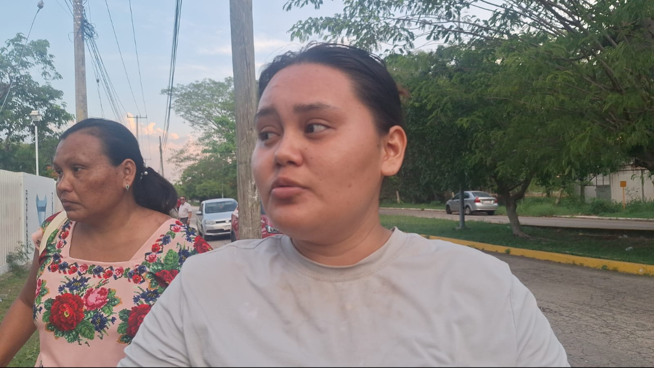 Madres de familia denunciaron los maltratos y abusos cometidos por el consejo estudiantil del plantel.