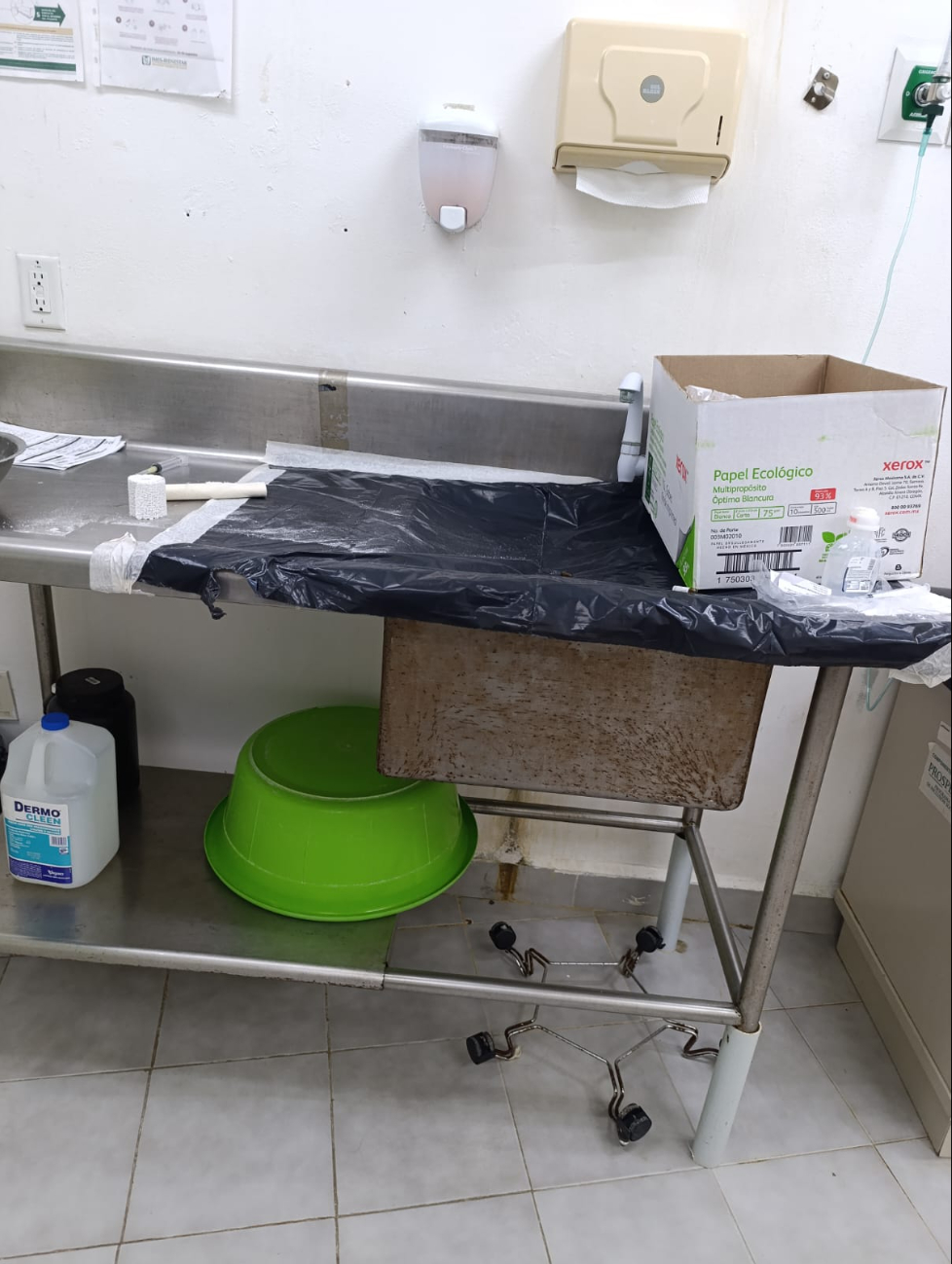 Pacientes afirman que deben comprar jeringas, gasas y medicamentos para ser atendidos.