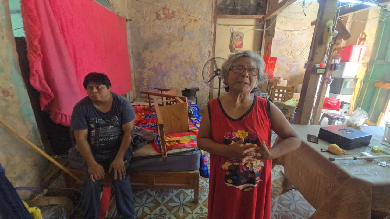 Lisbeth Cáceres vive en el inmueble junto con su esposo.