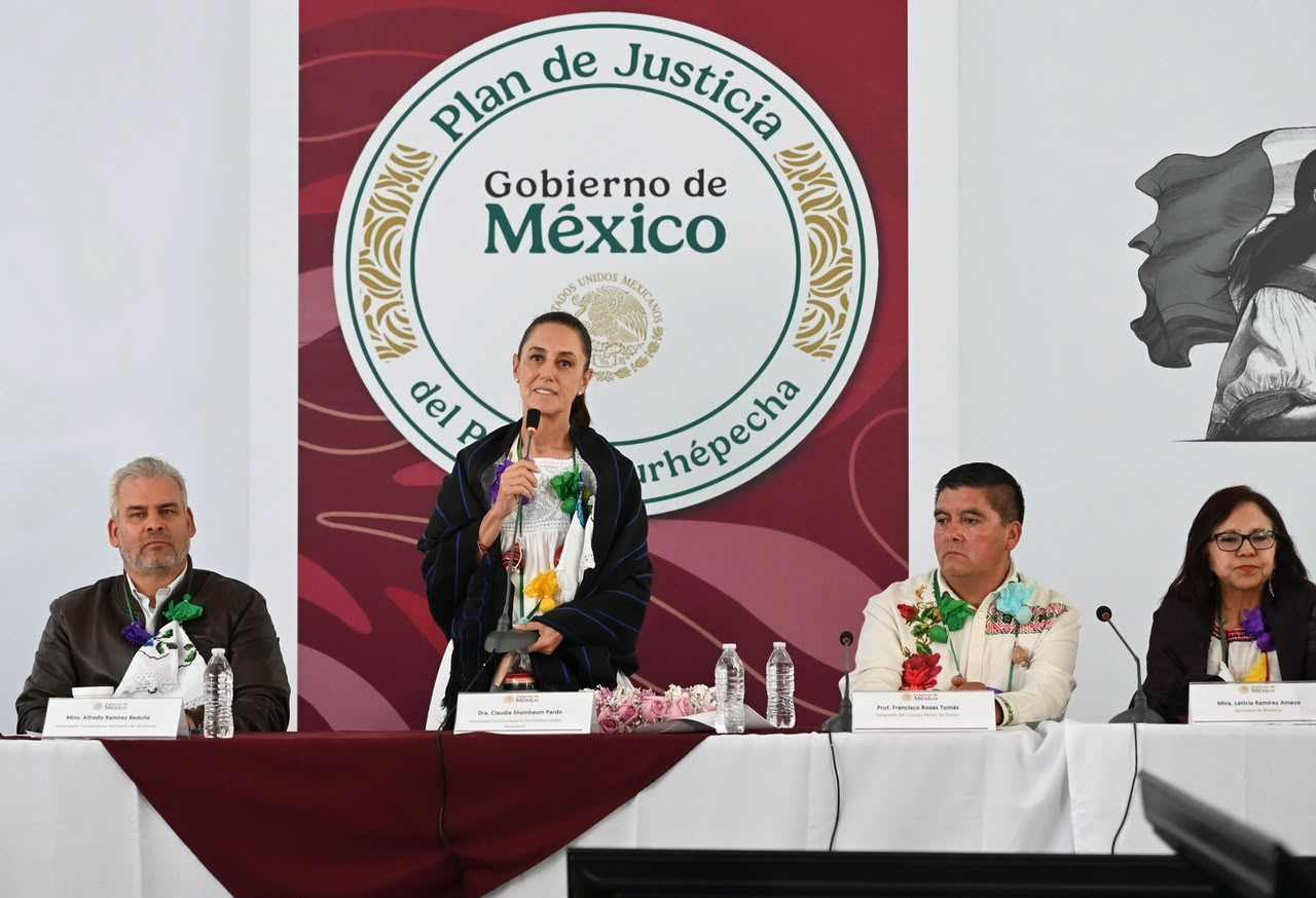 Durante una visita al municipio de Cherán, la mandataria aseguró que los proyectos se han definido directamente con las comunidades a través de asambleas.