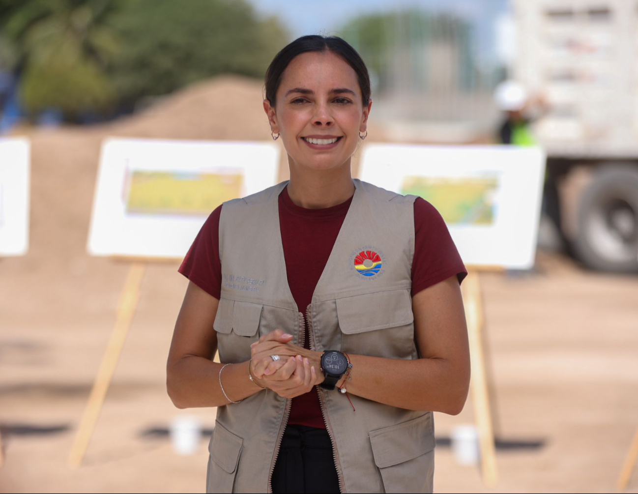 Ana Paty Peralta es criticada por dejar su función en busca de la gubernatura.