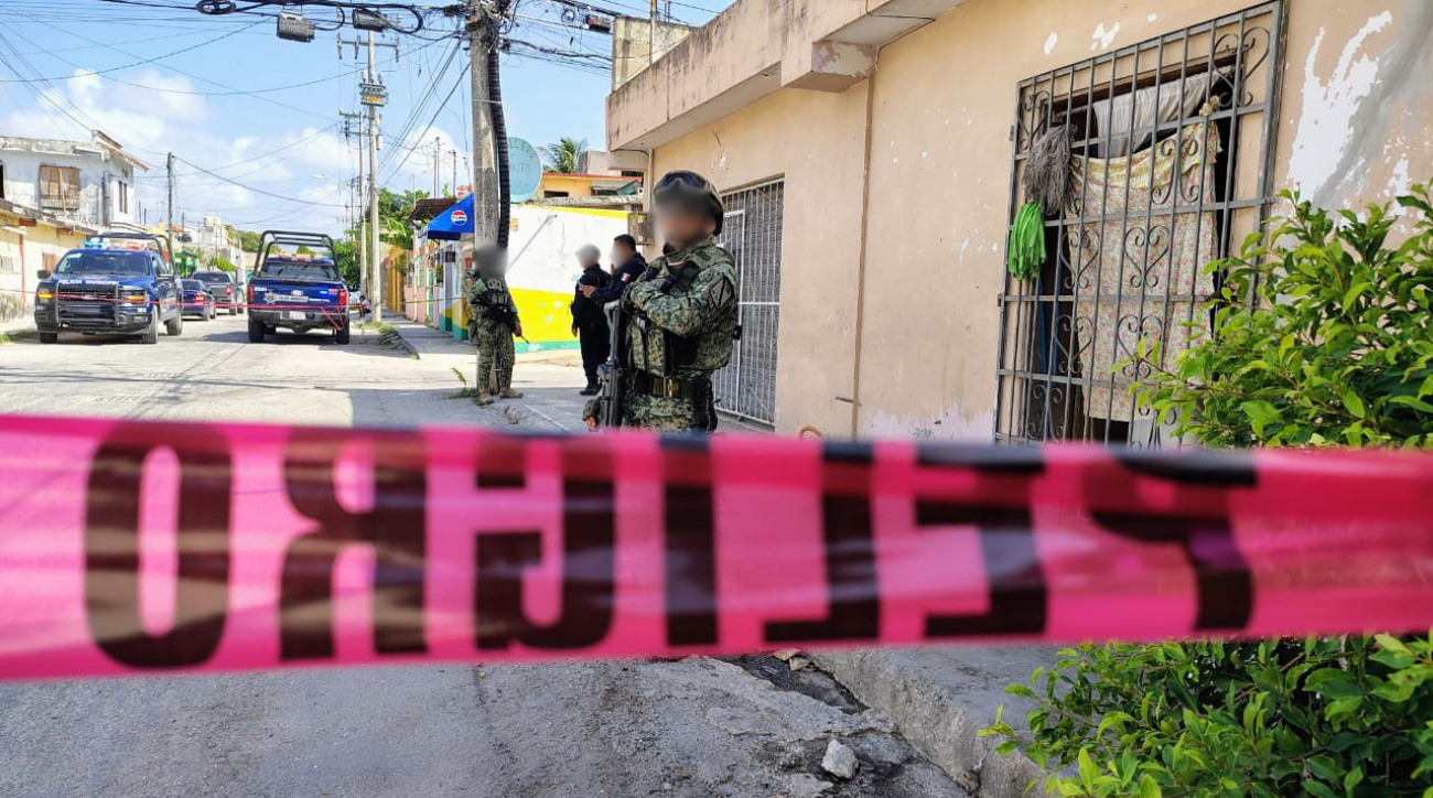 Viernes violento en Cancún: Sujetos armados balean a hombre en la SM 67