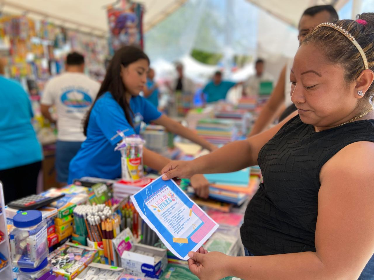 Con lista en mano, residentes recorrieron pasillos de locales en busca de las mejores ofertas