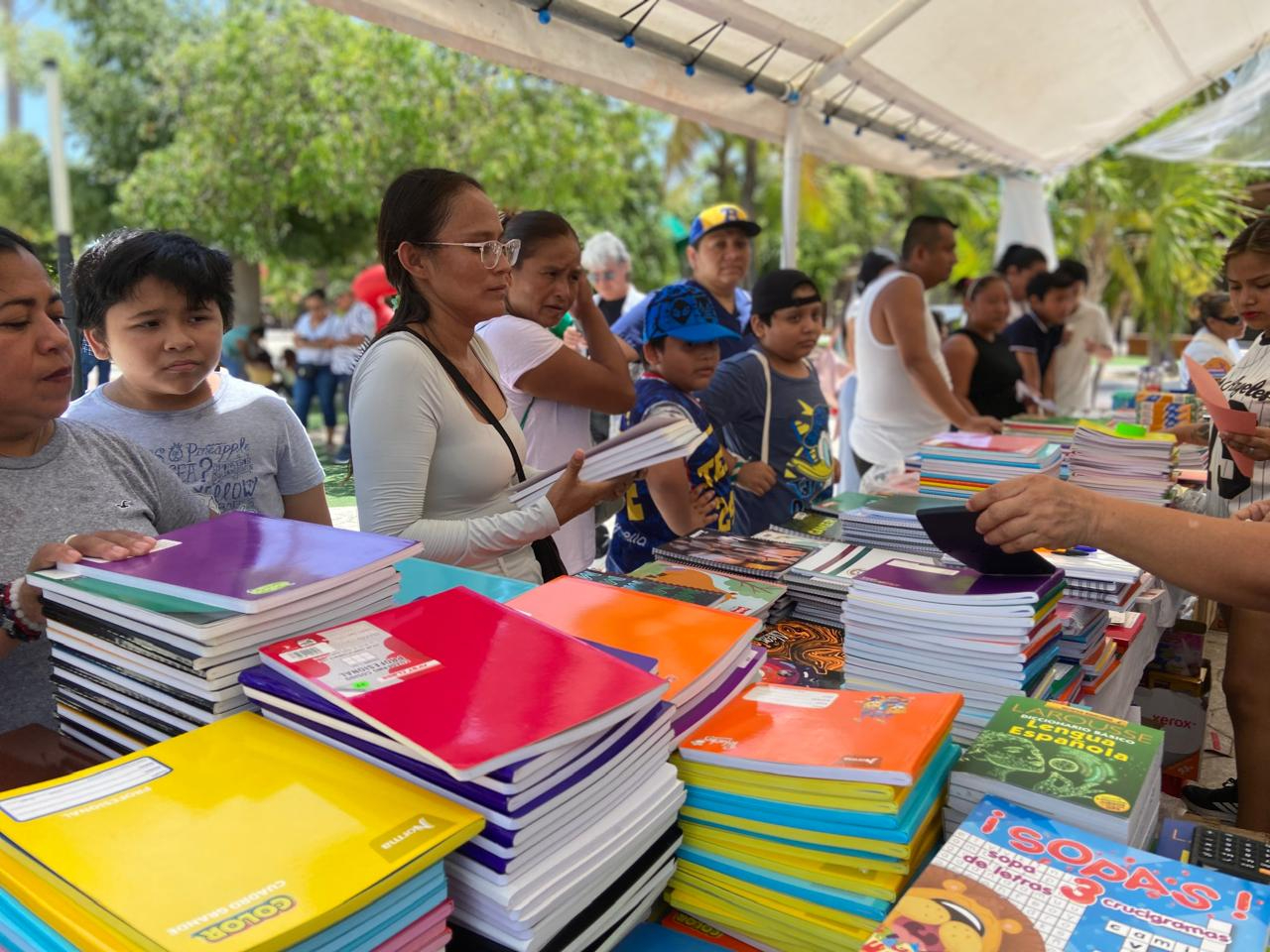 Alrededor de 25 negocios se instalaron en el Parque de Las Palapas