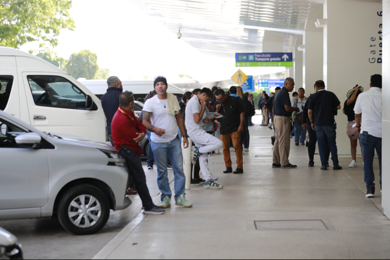 Paseantes acusaron tarifas elevadas de los vehículos autorizados