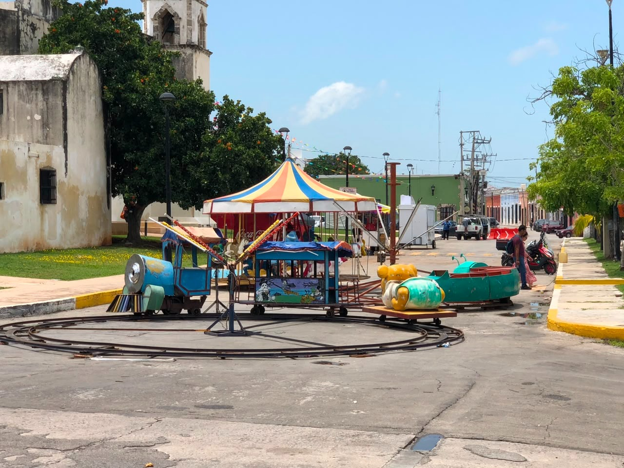 Los juegos pequeños mantienen alrededor del Santuario parte del ambiente que caracterizó durante décadas a la feria.