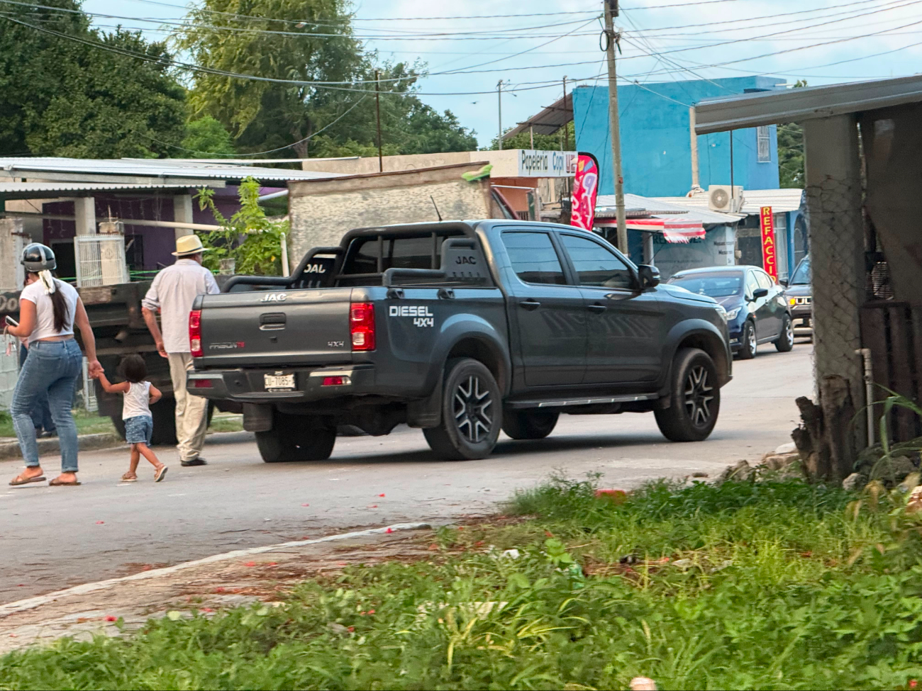 Las unidades involucradas fueron una Volkswagen Amarok y una JAC Frison T8.