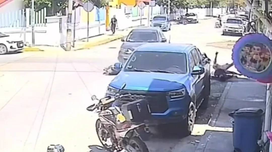 Automovilista presuntamente ignora alto y provoca accidente en Tulum