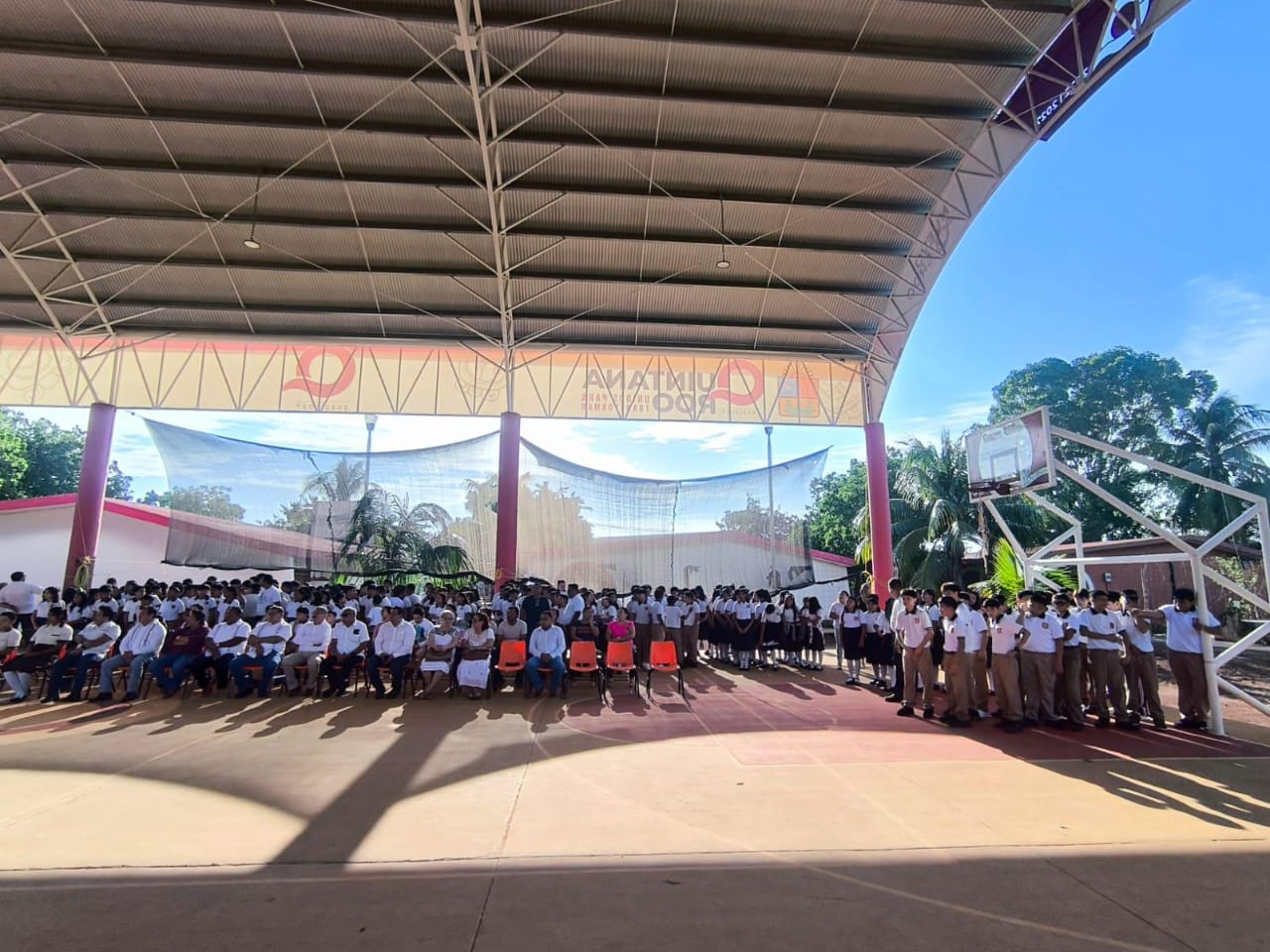 Más de 9 mil 500 alumnos regresaron este lunes a las aulas en José María Morelos