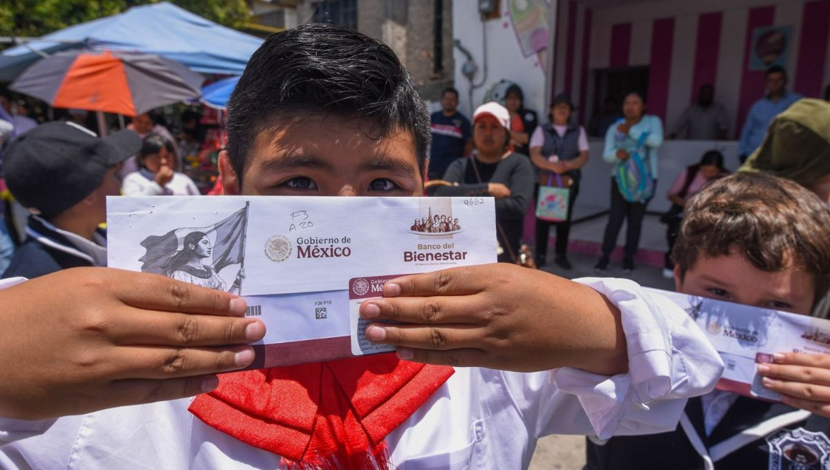 El apoyo consiste en un pago anual de 2 mil 500 pesos por cada estudiante de primaria incorporado al programa