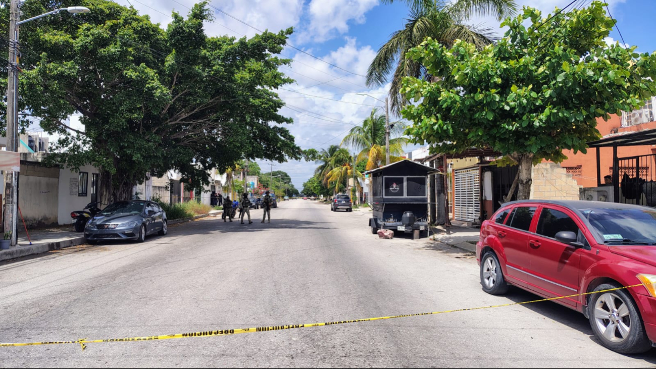 Hombre muere tras ser atacado a balazos en la SM 222 de Cancún