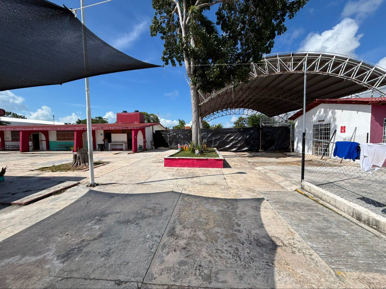 Como medida de presión al Ifeqroo, paterfamilias de la primaria “Ignacio Ramírez”, de Chetumal, no llevaron a sus hijos debido a obras inconclusas