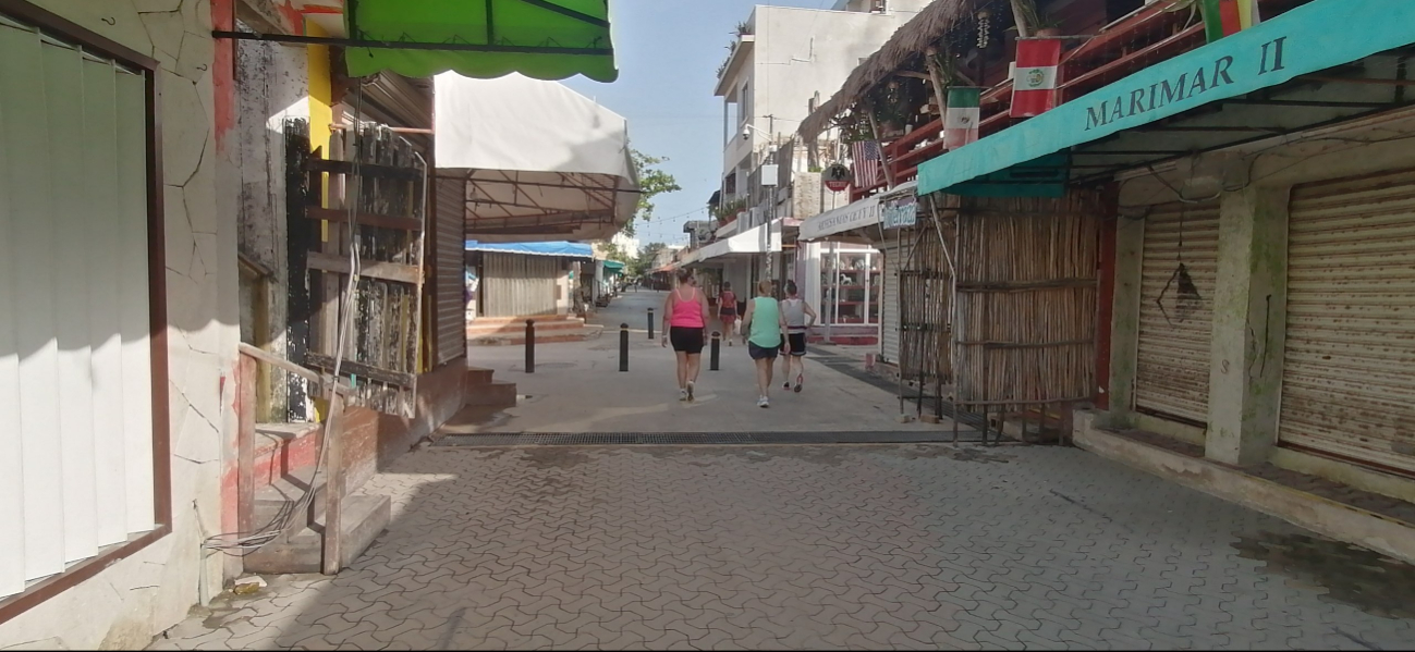 La baja en las ventas de artesanías también ha obligado a negocios de la isla a reducir jornadas para evitar cierres