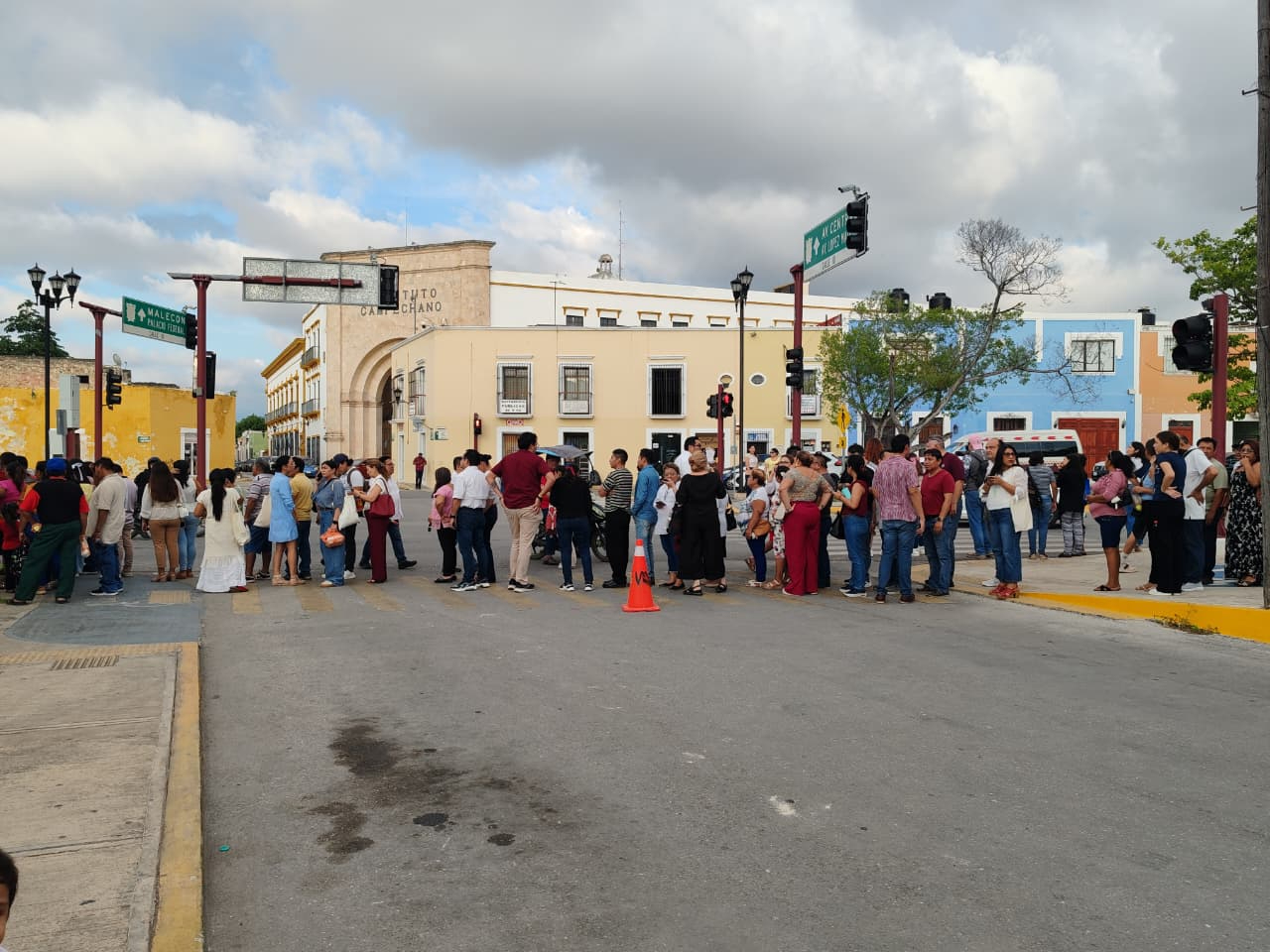 Se registran filas desde la calle 67 del Centro Histórico, esperando la llegada de la presidenta.