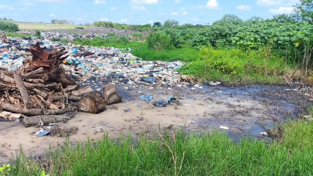Denuncian presunto depósito de aguas negras en basurero municipal de José María Morelos