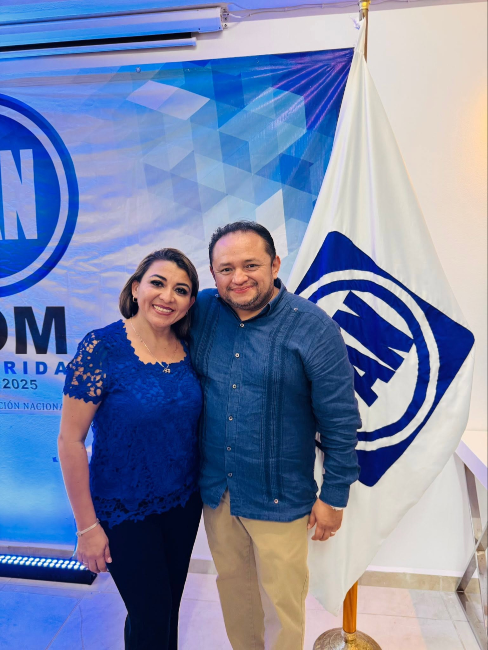 El aspirante requiere  más que una comisión  en el Cabildo y un  cargo de coordinación  partidista