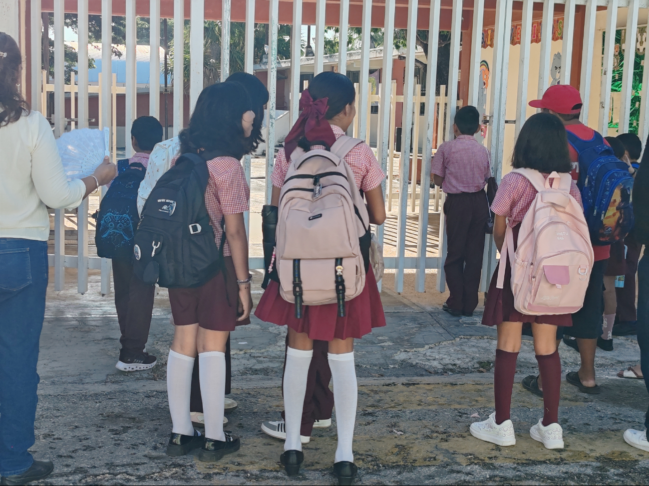 Aprueban jóvenes operativos de Mochila por la Paz
