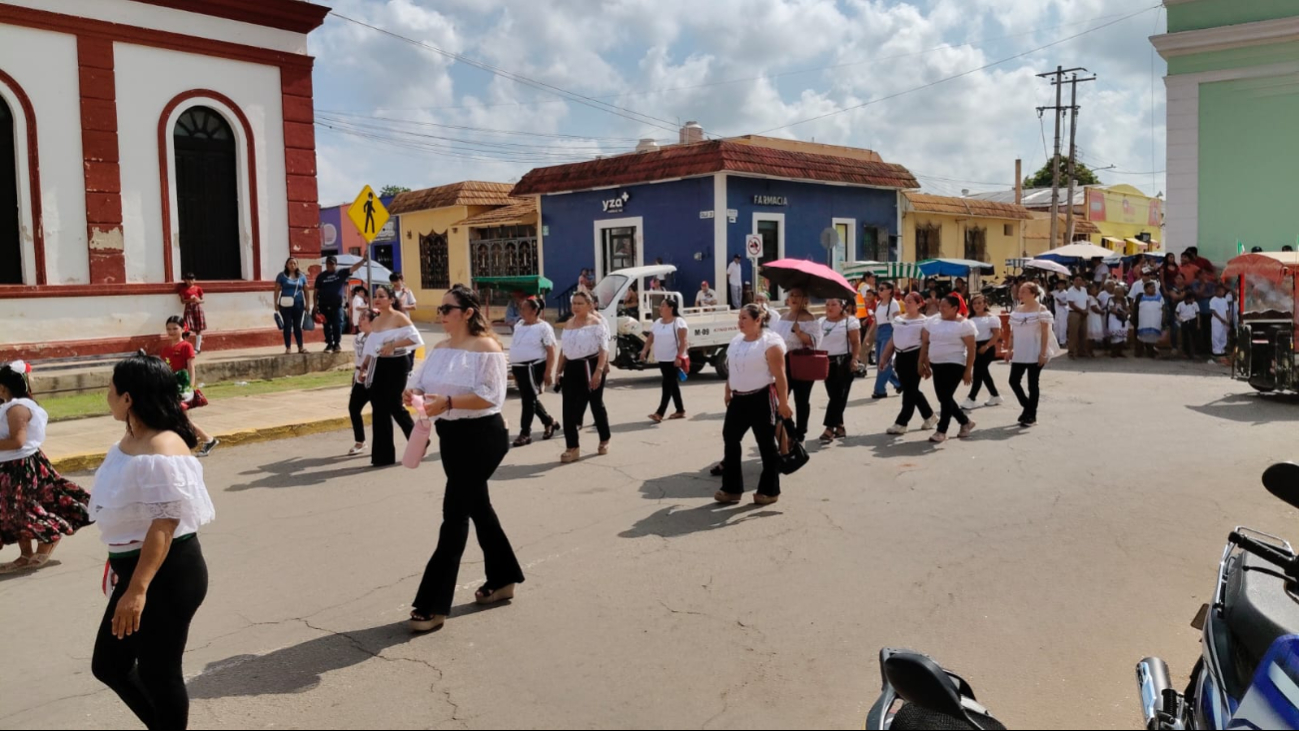 🇲🇽 Así se vivieron los desfiles patrios en Champotón, Calkiní y Dzitbalché