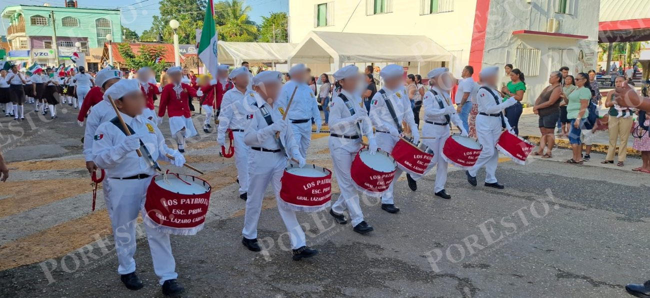 Más de mil estudiantes participaron en el desfile cívico-militar