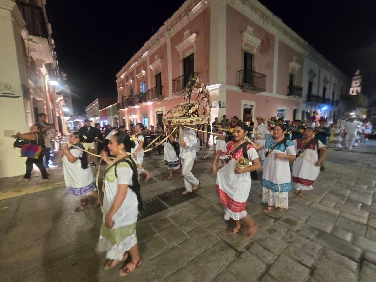 Jaraneros de cinco municipios participan en magna vaquería de Campeche