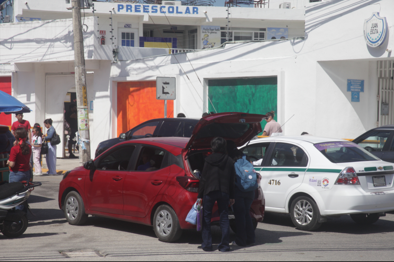 Quienes poseen coche propio enfrentan traslados largos y tráfico