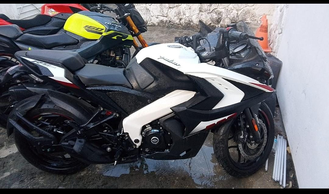 El domicilio presumiblemente era utilizado para resguardar motocicletas robadas