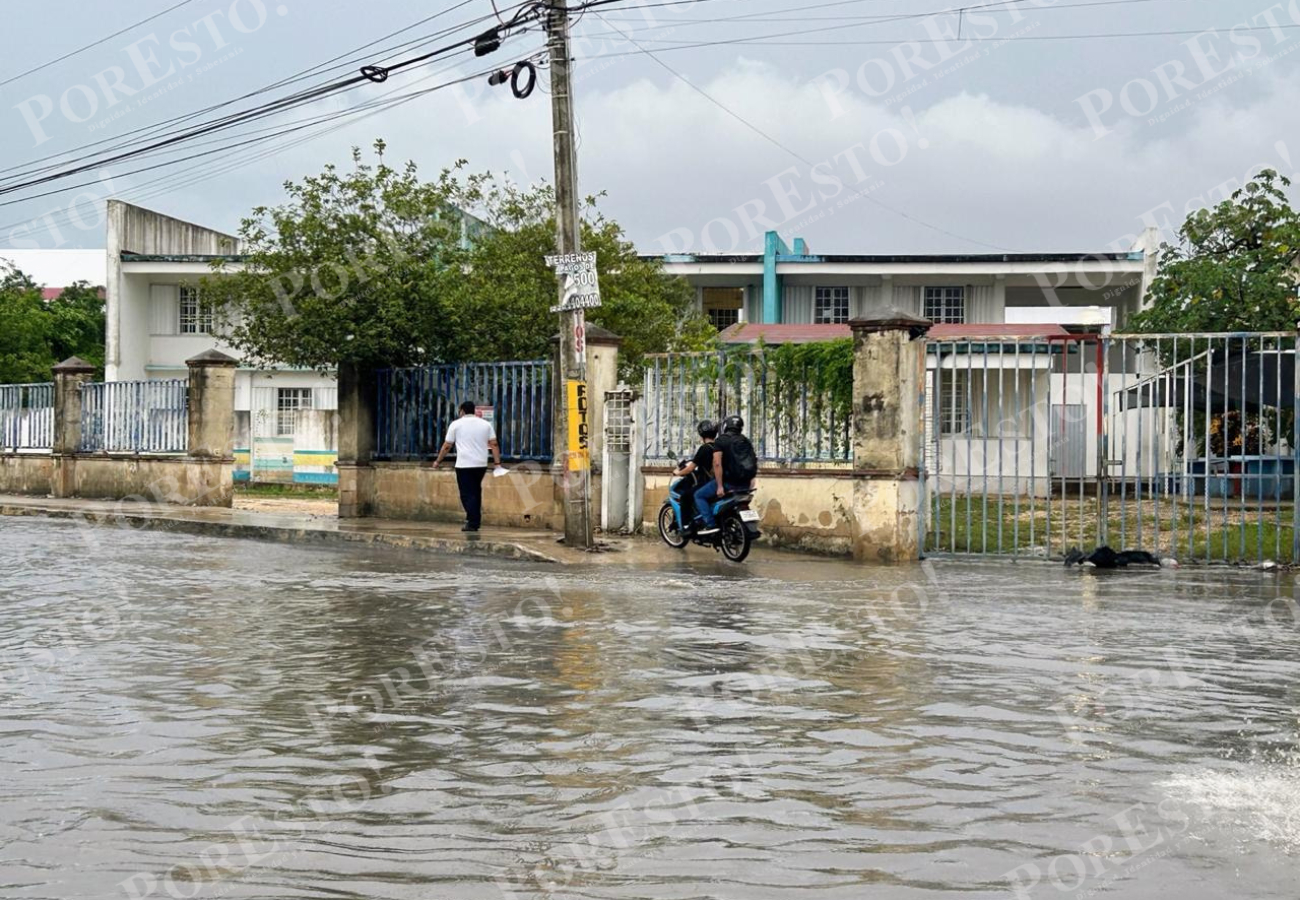 Las lluvias también dificultaron la visibilidad de baches