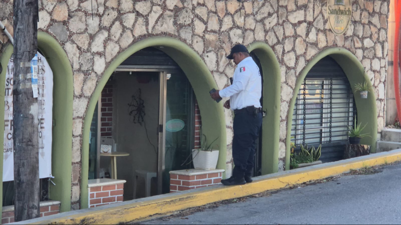 Forzaron los seguros y robaron en local de comida de Guadalupe