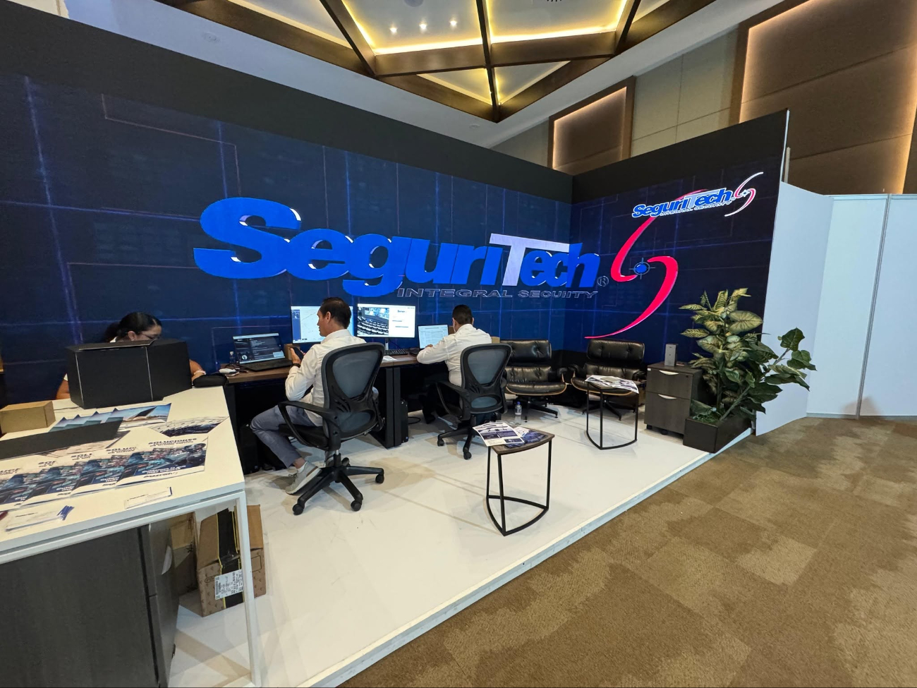 Seguritech es una de las empresas que ha recibido contratos millonarios