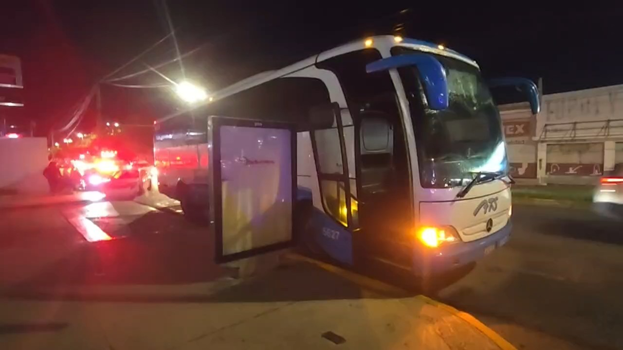 El percance ocurrió sobre la transitada avenida Patricio Trueba de Regil.