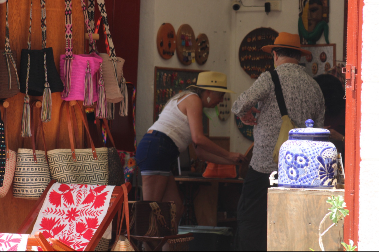 Las tiendas de artesanías pasaron de 124 a 67 establecimientos.