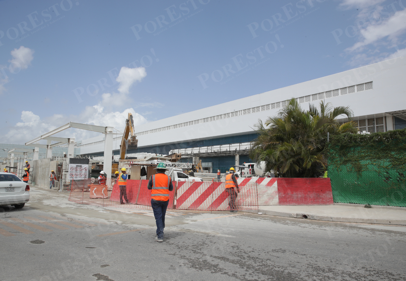 Semarnat autorizó el cambio de uso de suelo de casi 63 hectáreas para la ampliación y actualmente se colocan planchas de concreto