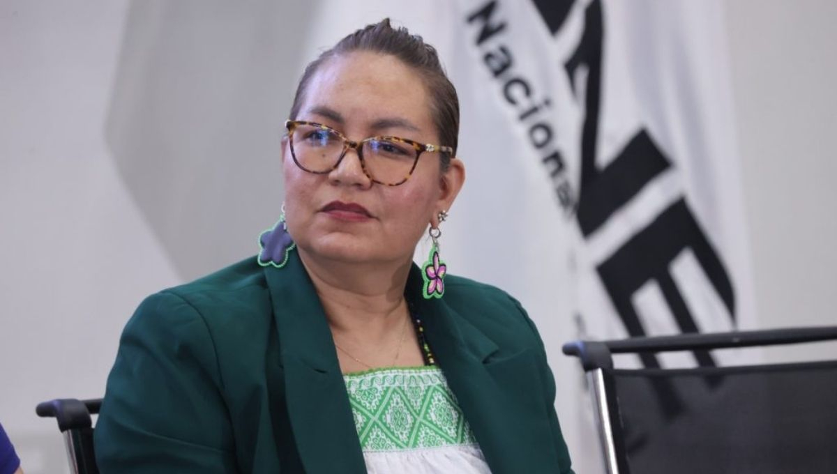 Claudia Arlett Espino, presentó su renuncia irrevocable al cargo ante la consejera presidenta del INE