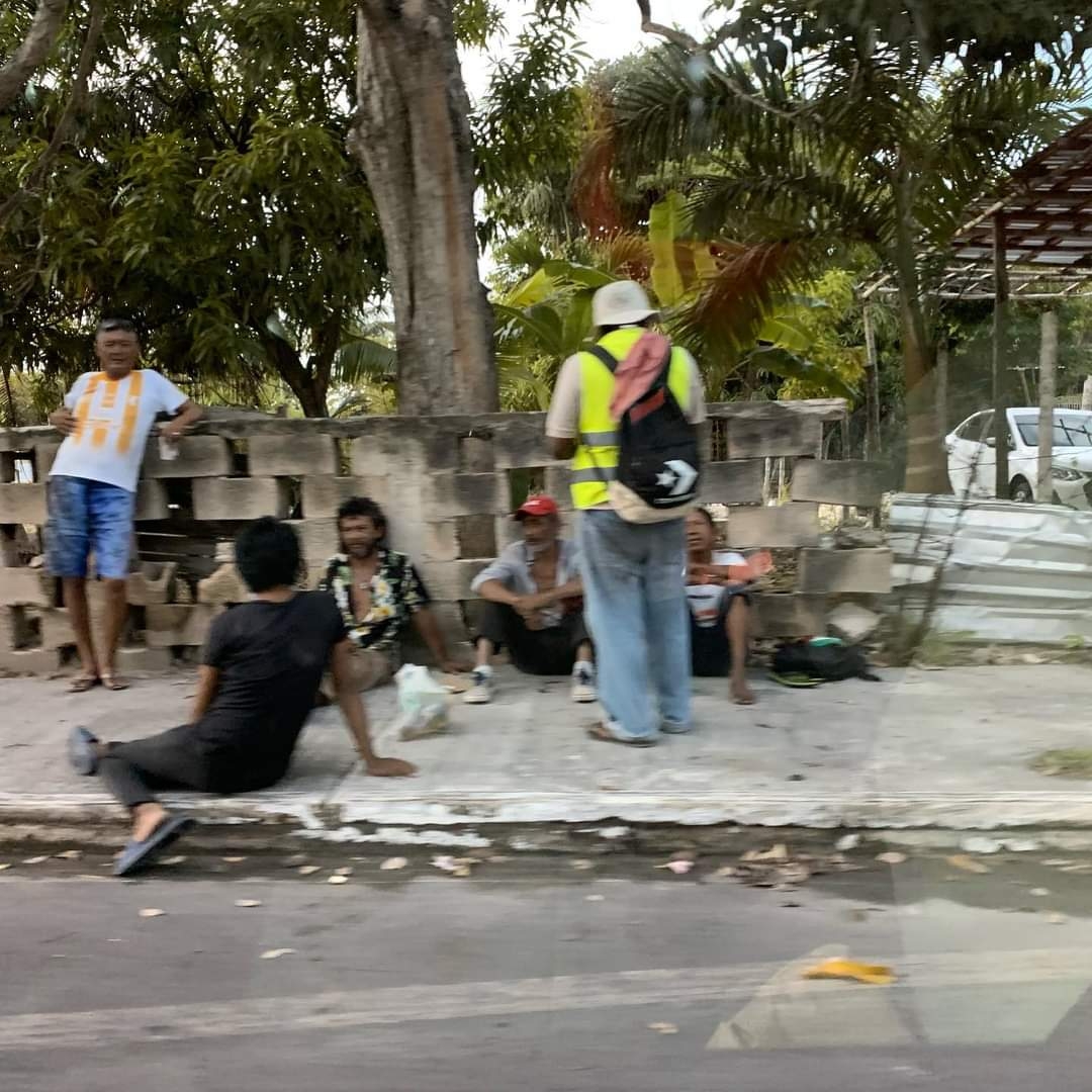 Los indigentes forman parte de un grupo llamado "Escuadrón de la Muerte", y han sido desalojados de otros puntos de la ciudad. Foto: Abraham Cohuó Los indigentes forman parte de un grupo llamado "Escuadrón de la Muerte", y han sido desalojados de otros puntos de la ciudad. Foto: Abraham Cohuó