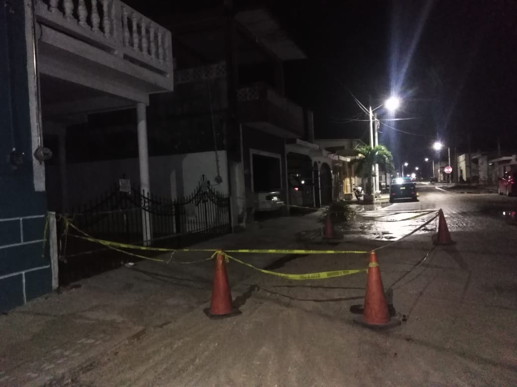 En el lugar sólo quedaron las cintas que aseguraban el predio Foto: Por Esto! En el lugar sólo quedaron las cintas que aseguraban el predio Foto: Por Esto!