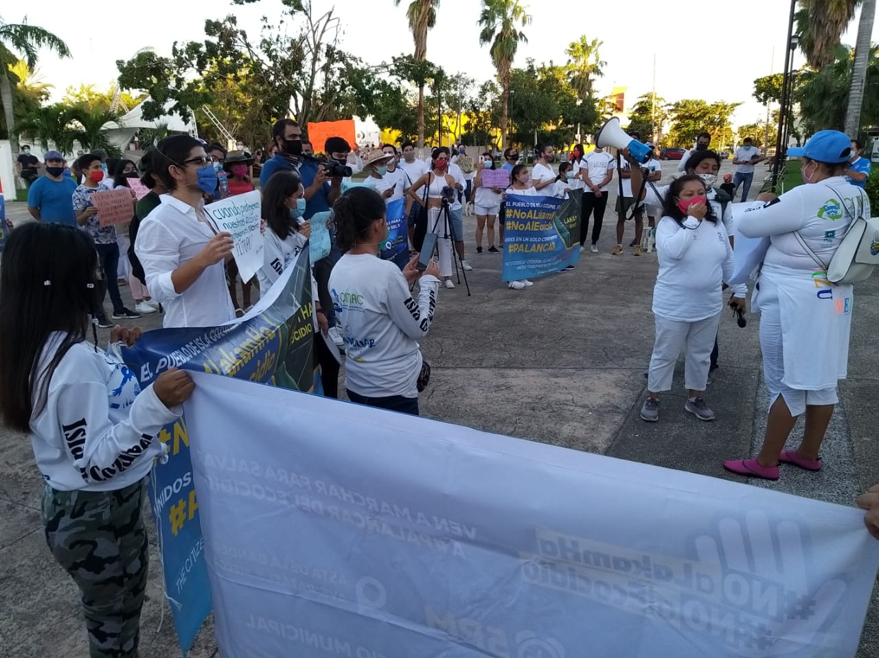Ciudadanos quieren proteger a animales de Lakam-Há