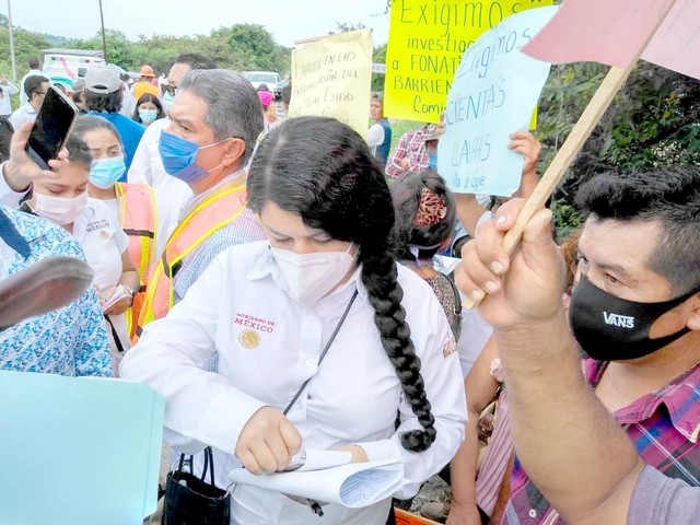 Denuncian que el comisario ejidal Rafael Ruiz Caamal sólo otorgó un millón 300 mil pesos a 91 ejidatarios, cuando son 195. Foto: Alan Gómez