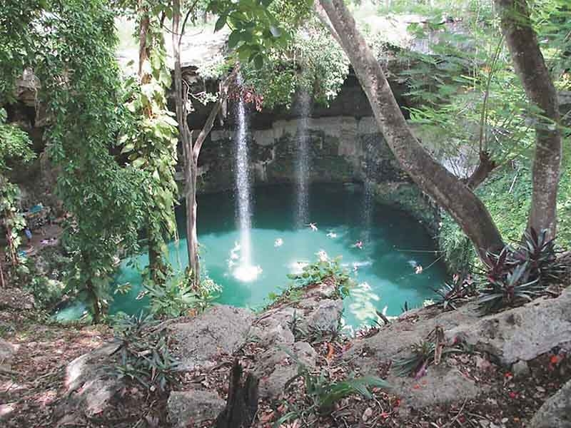 Cenotes, belleza enigmática en Valladolid