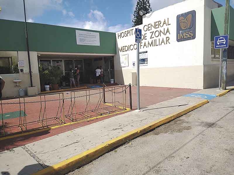 El derechohabiente le mencionó que demandaría esta falta de empatía. Foto: Efraín Valencia El derechohabiente le mencionó que demandaría esta falta de empatía. Foto: Efraín Valencia