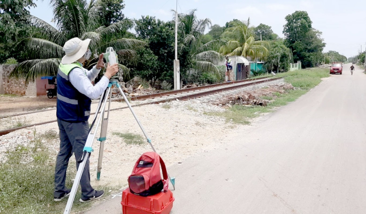 Continúan los estudios para el megaproyecto del Tren Maya en Hecelchakán. Foto: José Euán.